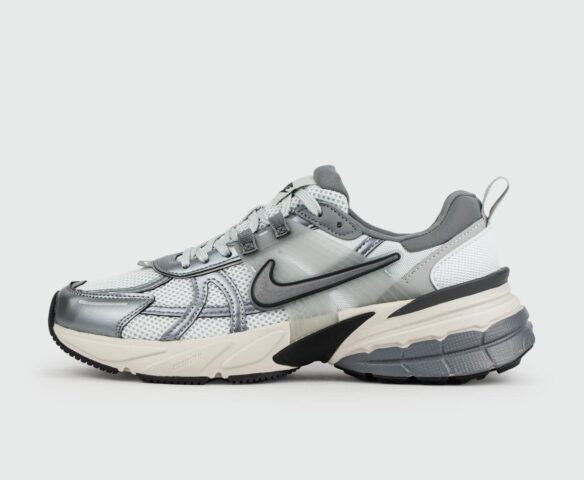 Nike V2K Run D.Grey / White