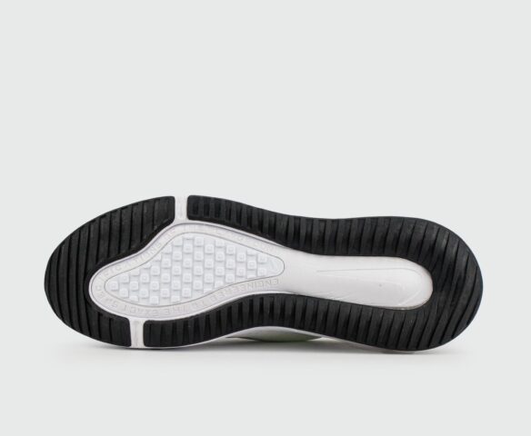 Nike Air Max 270 GO Triple White. Вид 4